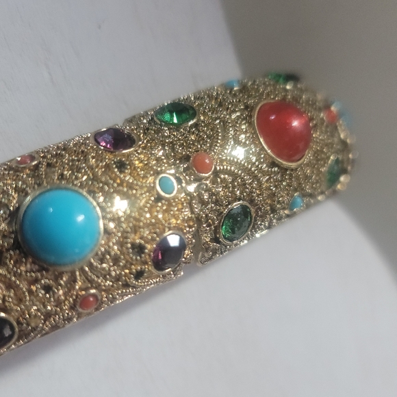 B205  Multi-color Stretch Bracelet - Picture 3 of 4